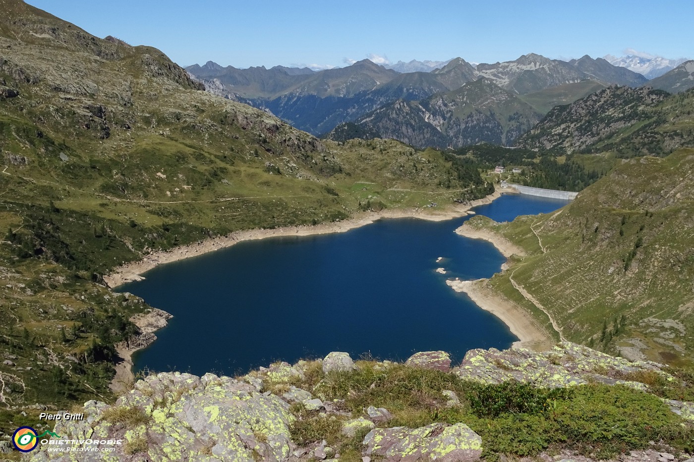 36 Vista sui Laghi Gemelli.JPG